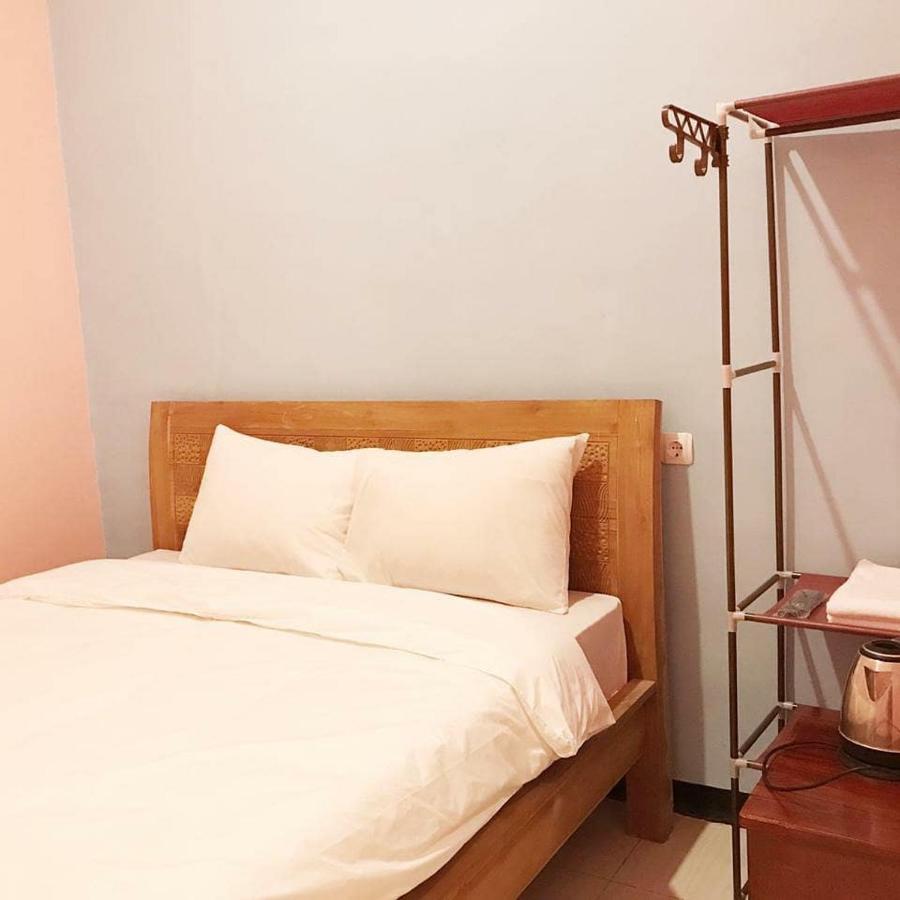 Roomz Budget Residence Semarang Exterior foto